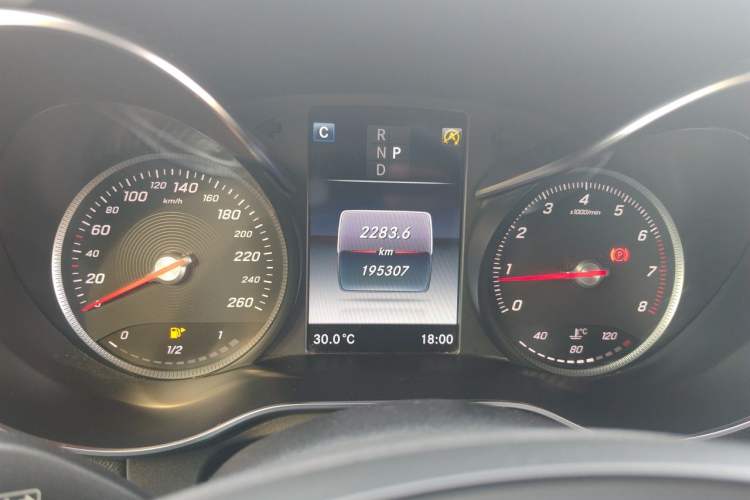Used Mercedes-Benz GLC 2017 GLC 260 4MATIC Luxury Model Instrument Cluster