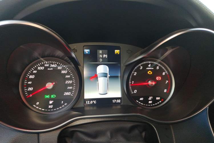 Used Mercedes-Benz GLC 2017 GLC 260 4MATIC Dynamic Edition Instrument Cluster
