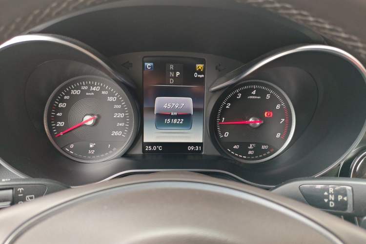 Used Mercedes-Benz GLC 2017 GLC 260 4MATIC Luxury Model Instrument Cluster