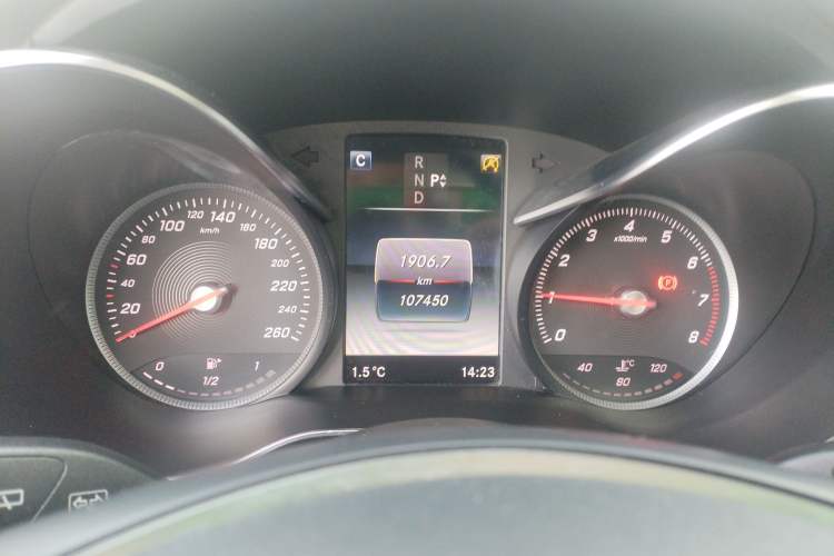Used Mercedes-Benz GLC 2017 GLC 300 4MATIC Luxury Model Instrument Cluster