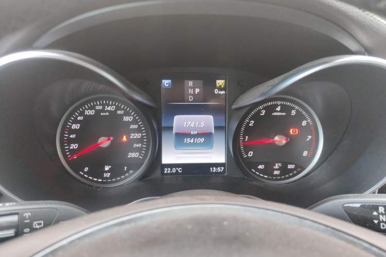 Used Mercedes-Benz GLC 2017 GLC 260 4MATIC Dynamic Edition Instrument Cluster