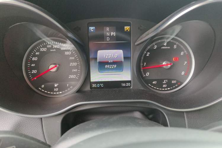 Used Mercedes-Benz GLC 2017 GLC 260 4MATIC Dynamic Edition Instrument Cluster