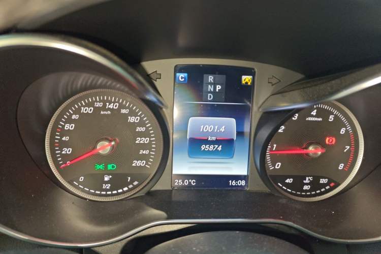 Used Mercedes-Benz GLC 2017 GLC 260 4MATIC Dynamic Edition Instrument Cluster