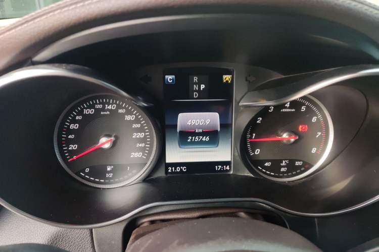 Used Mercedes-Benz GLC 2017 GLC 260 4MATIC Luxury Model Instrument Cluster