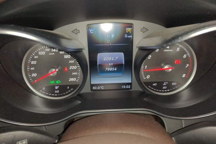 Used Mercedes-Benz GLC 2017 GLC 260 4MATIC Luxury Model Instrument Cluster
