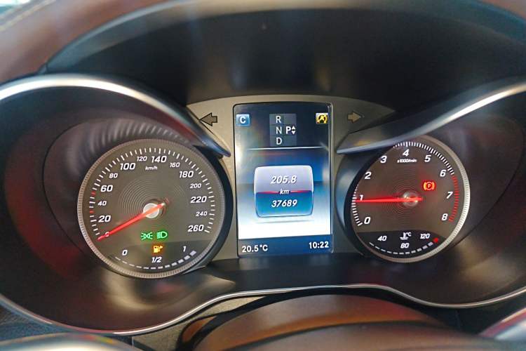 Used Mercedes-Benz GLC 2017 GLC 300 4MATIC Sport Edition Instrument Cluster