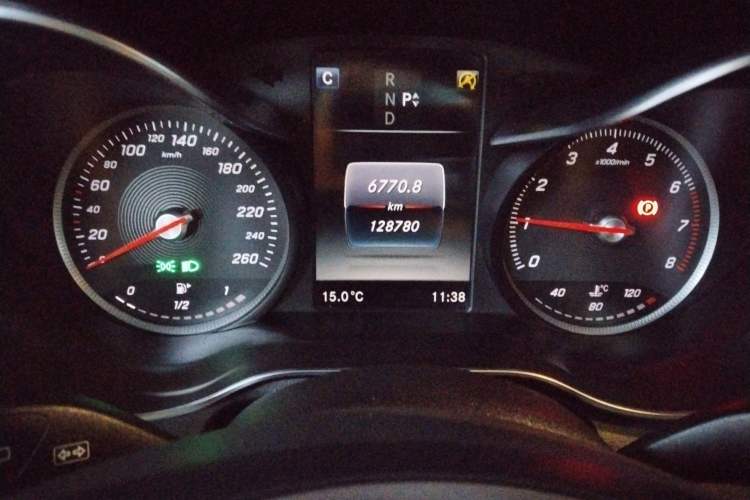 Used Mercedes-Benz GLC 2017 GLC 260 4MATIC Luxury Model Instrument Cluster