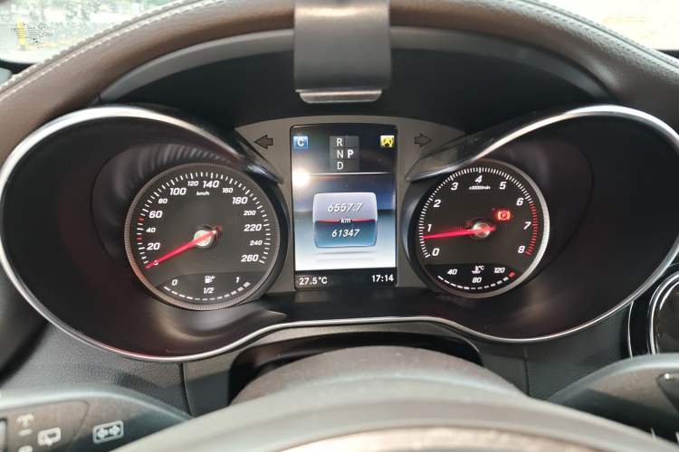 Used Mercedes-Benz GLC 2017 GLC 260 4MATIC Luxury Model Instrument Cluster