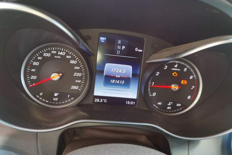 Used Mercedes-Benz GLC 2017 GLC 260 4MATIC Luxury Model Instrument Cluster