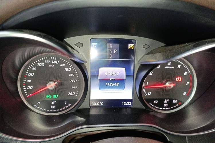 Used Mercedes-Benz GLC 2017 GLC 260 4MATIC Luxury Model Instrument Cluster