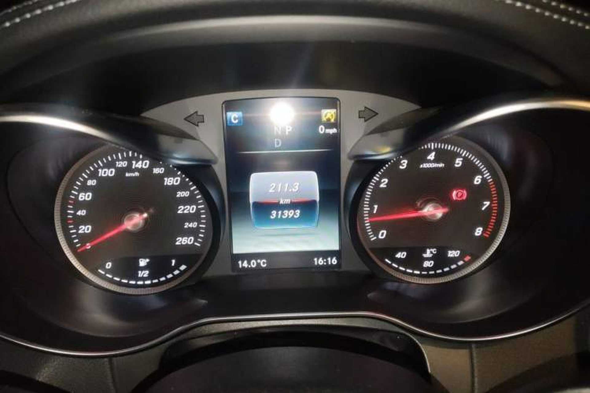 Used Mercedes-Benz GLC 2017 GLC 260 4MATIC Luxury Model Instrument Cluster