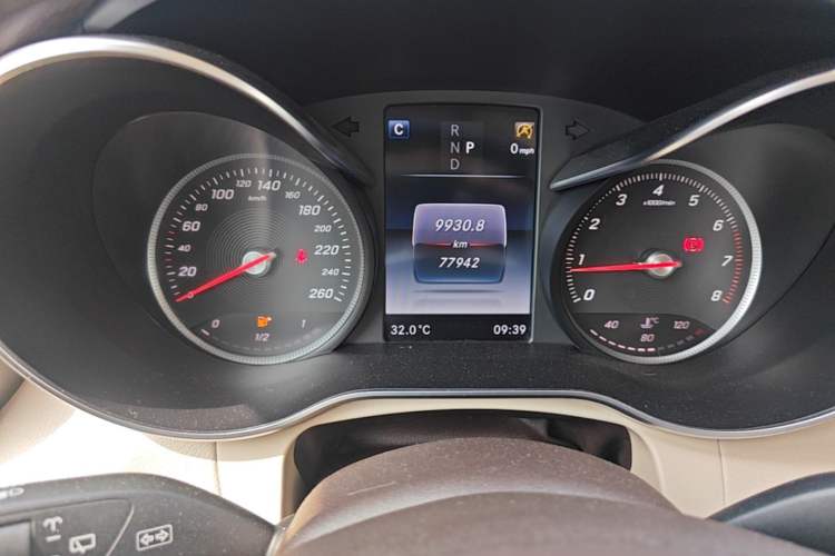 Used Mercedes-Benz GLC 2017 GLC 260 4MATIC Dynamic Edition Instrument Cluster