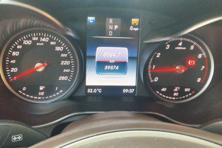 Used Mercedes-Benz GLC 2017 GLC 260 4MATIC Luxury Model Instrument Cluster