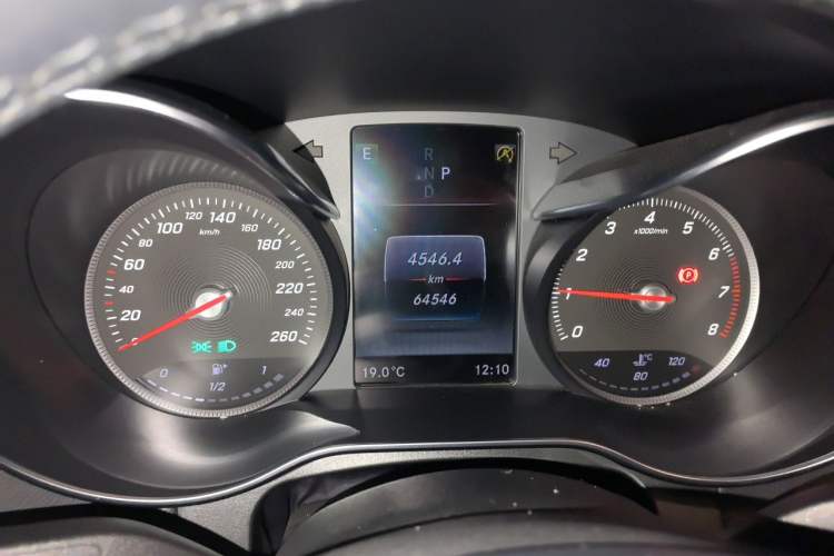 Used Mercedes-Benz GLC 2017 GLC 260 4MATIC Luxury Model Instrument Cluster