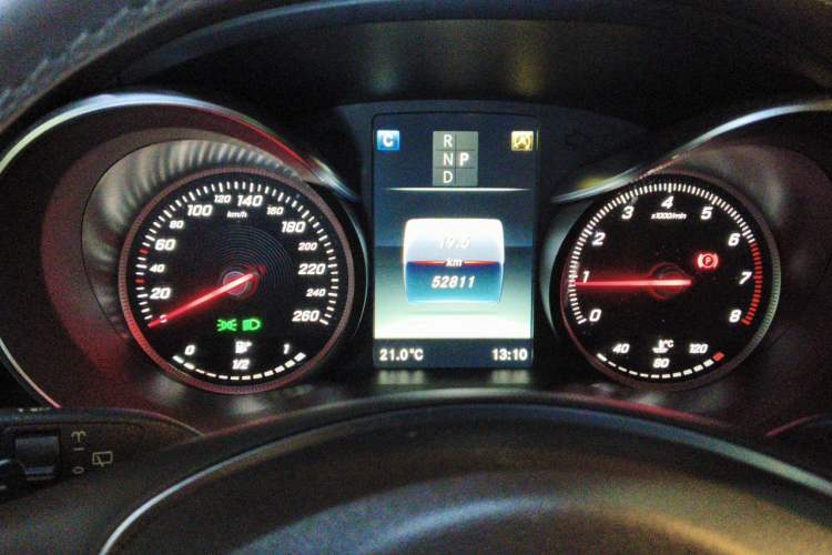 Used Mercedes-Benz GLC 2017 GLC 260 4MATIC Luxury Model Instrument Cluster