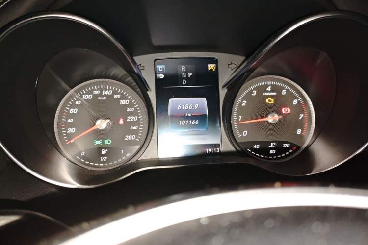 Used Mercedes-Benz GLC 2017 GLC 300 4MATIC Sport Edition Instrument Cluster