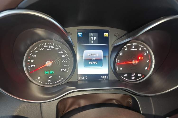 Used Mercedes-Benz GLC 2017 GLC 260 4MATIC Luxury Model Instrument Cluster