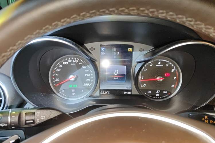 Used Mercedes-Benz GLC 2017 GLC 300 4MATIC Sport Edition Instrument Cluster