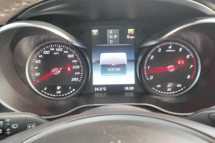 Used Mercedes-Benz GLC 2017 GLC 260 4MATIC Luxury Model Instrument Cluster