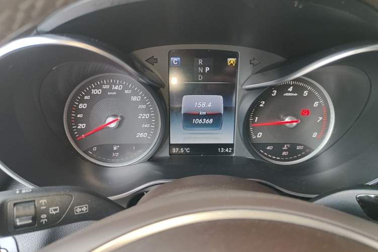 Used Mercedes-Benz GLC 2017 GLC 260 4MATIC Luxury Model Instrument Cluster
