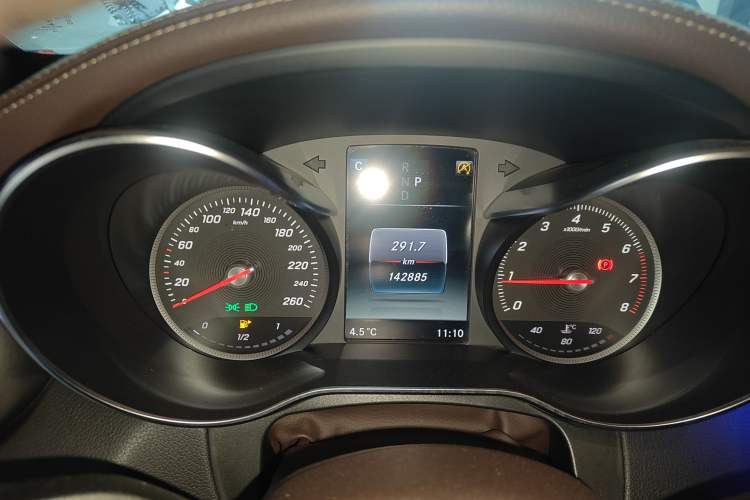 Used Mercedes-Benz GLC 2017 GLC 260 4MATIC Dynamic Edition Instrument Cluster