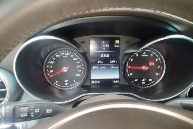 Used Mercedes-Benz GLC 2017 GLC 260 4MATIC Luxury Model Instrument Cluster