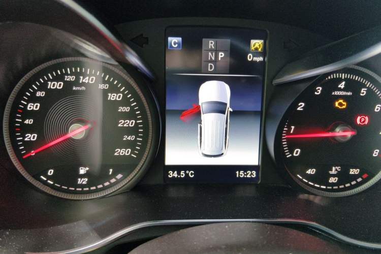 Used Mercedes-Benz GLC 2017 GLC 260 4MATIC Dynamic Edition Instrument Cluster