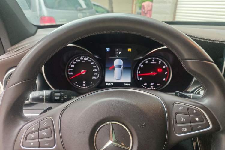 Used Mercedes-Benz GLC 2017 GLC 260 4MATIC Luxury Model Instrument Cluster