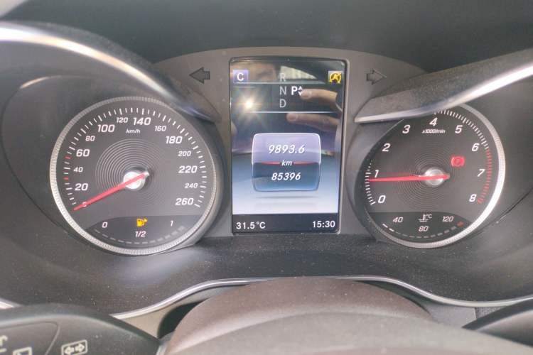 Used Mercedes-Benz GLC 2017 GLC 260 4MATIC Luxury Model Instrument Cluster