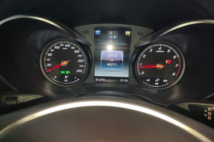 Used Mercedes-Benz GLC 2017 GLC 260 4MATIC Luxury Model Instrument Cluster