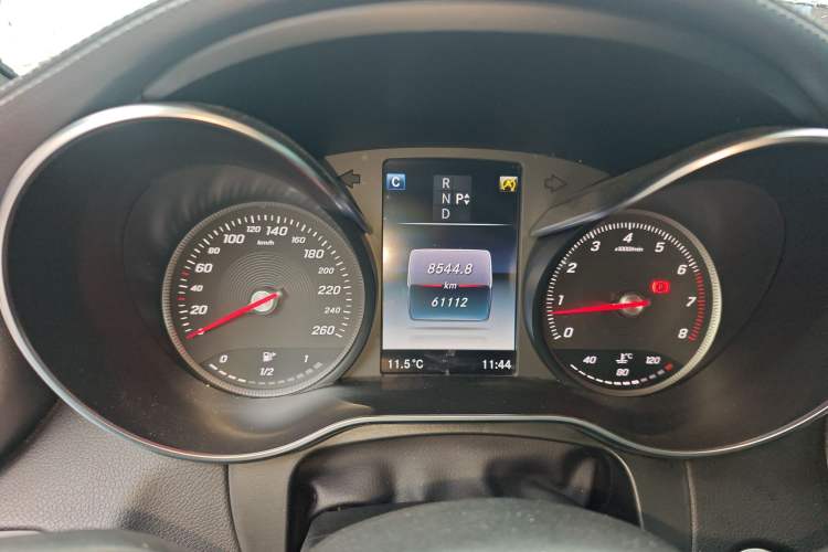 Used Mercedes-Benz GLC 2017 GLC 260 4MATIC Luxury Model Instrument Cluster