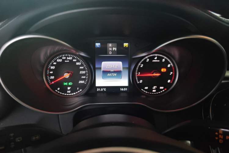 Used Mercedes-Benz GLC 2017 GLC 260 4MATIC Dynamic Edition Instrument Cluster