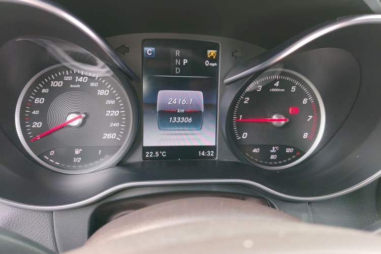 Used Mercedes-Benz GLC 2017 GLC 260 4MATIC Luxury Model Instrument Cluster