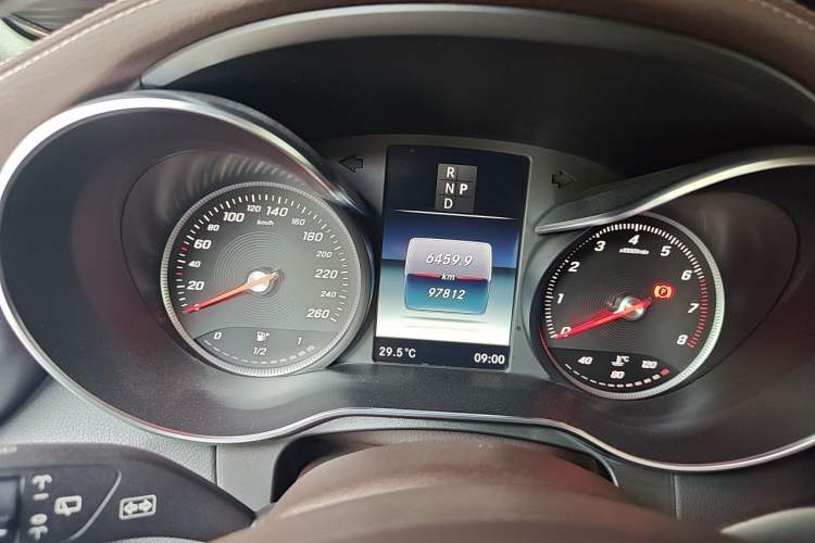 Used Mercedes-Benz GLC 2017 GLC 260 4MATIC Luxury Model Instrument Cluster