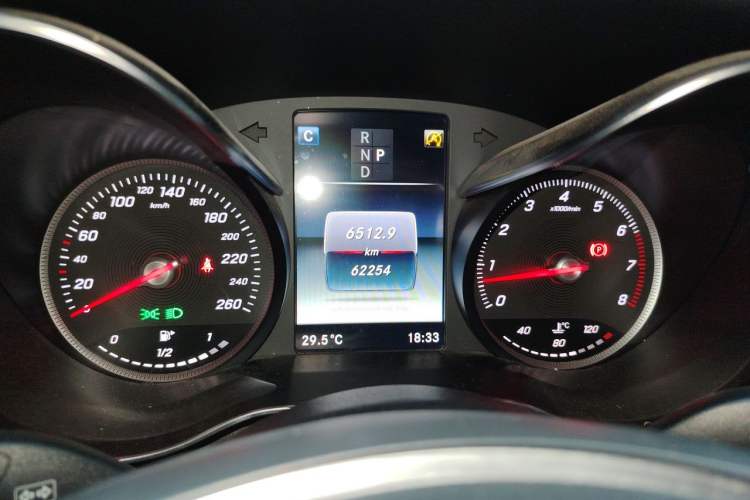Used Mercedes-Benz GLC 2017 GLC 260 4MATIC Luxury Model Instrument Cluster