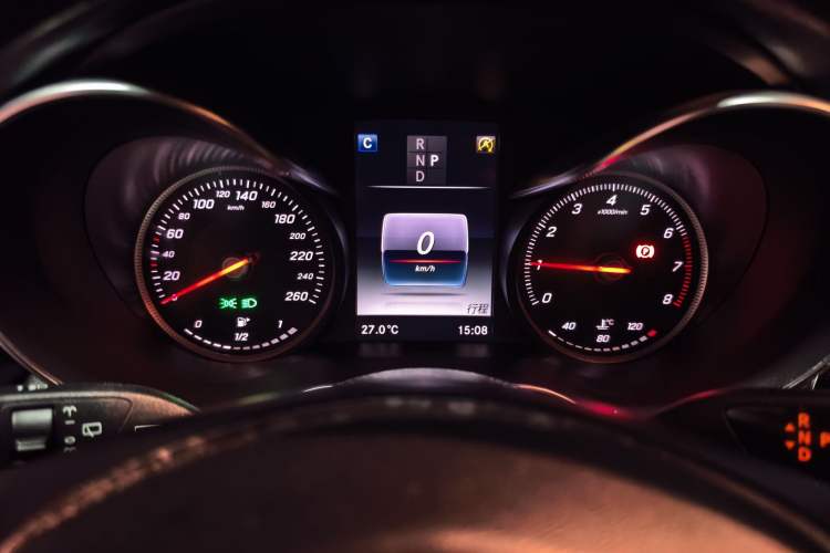 Used Mercedes-Benz GLC 2017 GLC 260 4MATIC Luxury Model Instrument Cluster