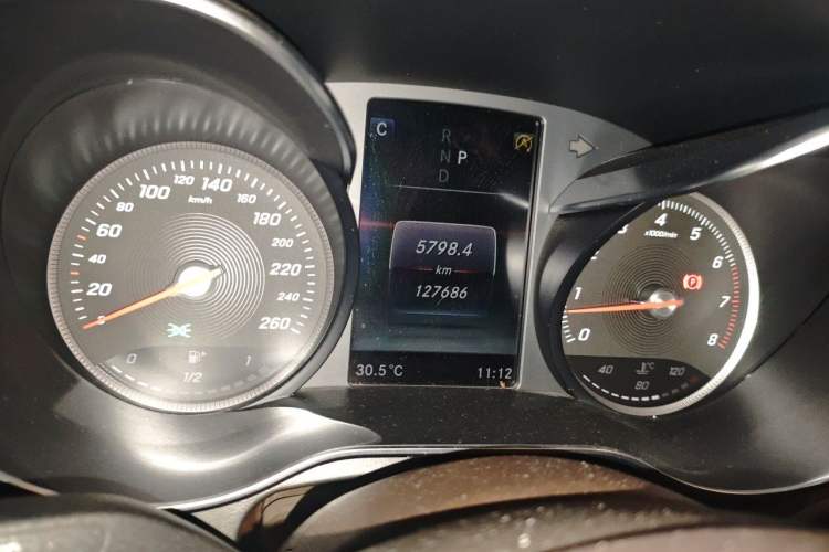 Used Mercedes-Benz GLC 2017 GLC 260 4MATIC Luxury Model Instrument Cluster