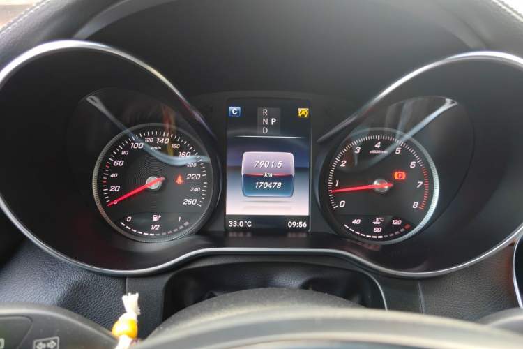 Used Mercedes-Benz GLC 2017 GLC 260 4MATIC Dynamic Edition Instrument Cluster