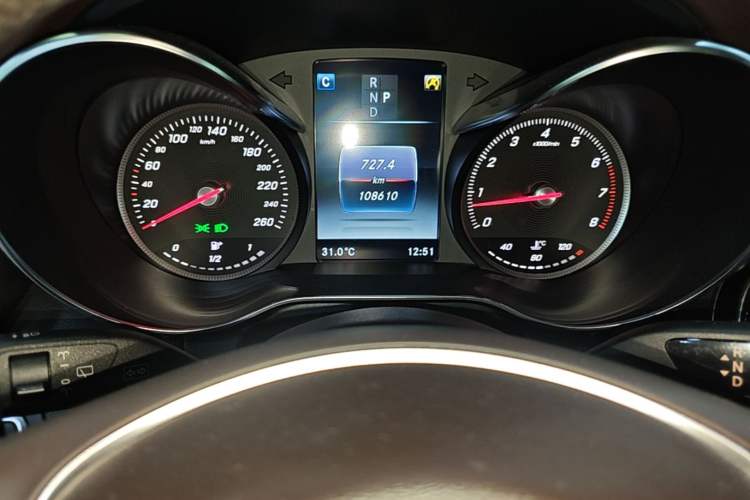 Used Mercedes-Benz GLC 2017 GLC 260 4MATIC Luxury Model Instrument Cluster