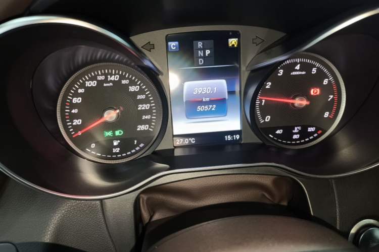 Used Mercedes-Benz GLC 2017 GLC 260 4MATIC Luxury Model Instrument Cluster
