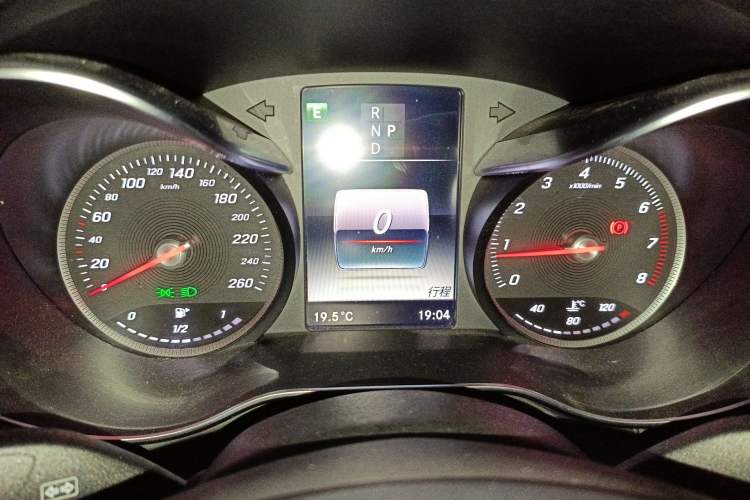 Used Mercedes-Benz GLC 2017 GLC 260 4MATIC Dynamic Edition Instrument Cluster