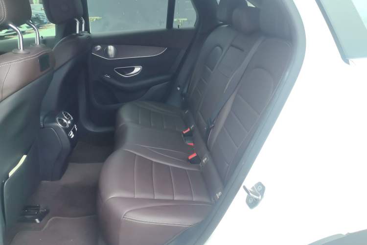 Used Mercedes-Benz GLC 2017 GLC 300 4MATIC Sport Edition Interior 1