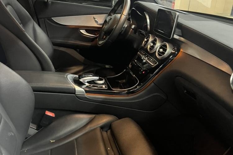 Used Mercedes-Benz GLC 2017 GLC 200 4MATIC Interior 1