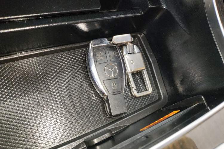 Used Mercedes-Benz GLC 2017 GLC 260 4MATIC Dynamic Edition Interior 1