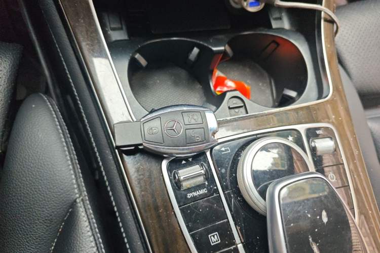 Used Mercedes-Benz GLC 2017 GLC 260 4MATIC Luxury Model Interior 1