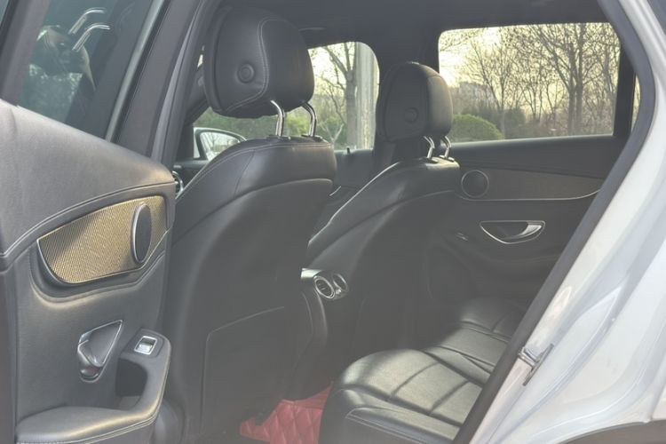 Used Mercedes-Benz GLC 2017 GLC 260 4MATIC Luxury Model Interior 1