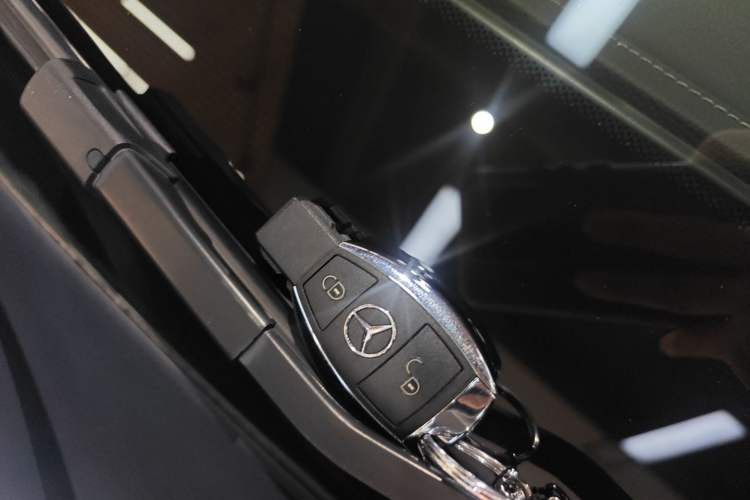 Used Mercedes-Benz GLC 2017 GLC 200 4MATIC Interior 1