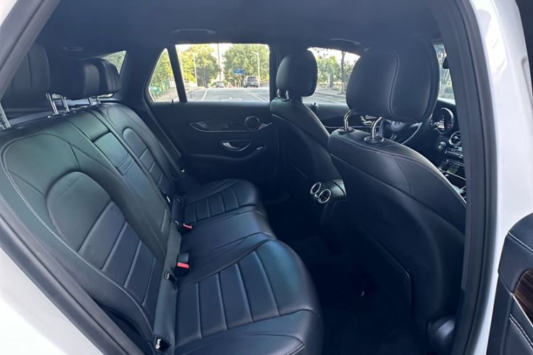 Used Mercedes-Benz GLC 2017 GLC 260 4MATIC Dynamic Edition Interior 11