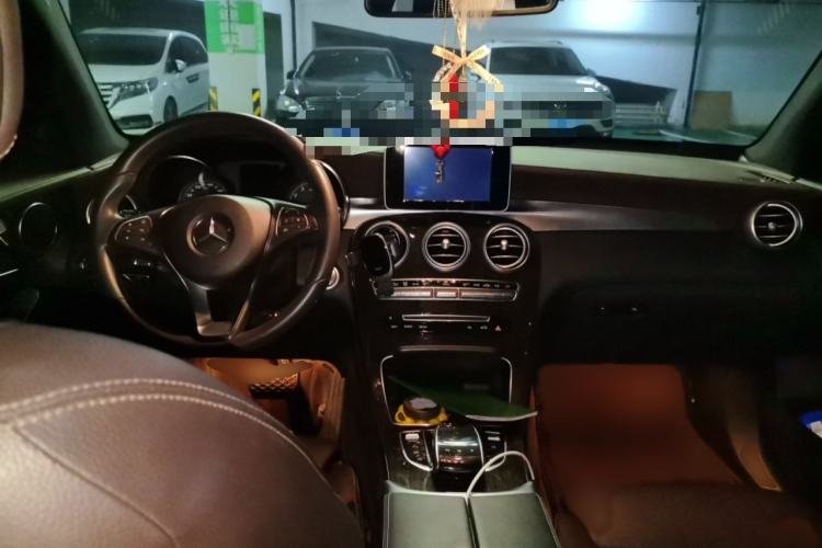 Used Mercedes-Benz GLC 2017 GLC 260 4MATIC Dynamic Edition Interior 2