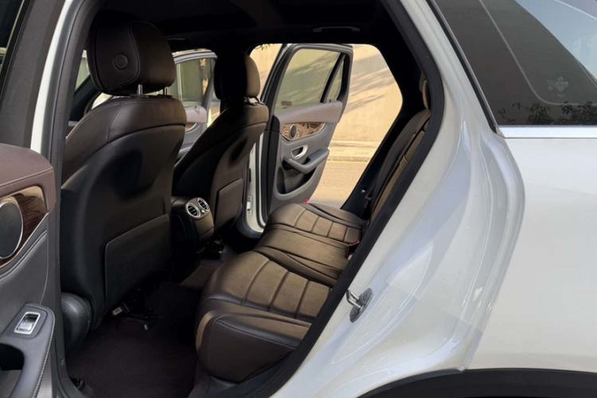 Used Mercedes-Benz GLC 2017 GLC 260 4MATIC Luxury Model Interior 2